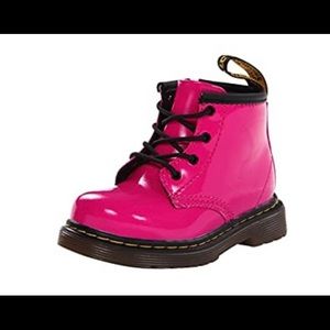 Dr. Martens Girls 1460 I size 4c